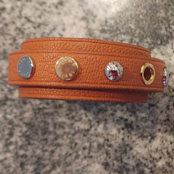 Louis Vuitton Leather Wrap Bracelet  - Made in Spain - color brown / tan. - Picture 7 of 16
